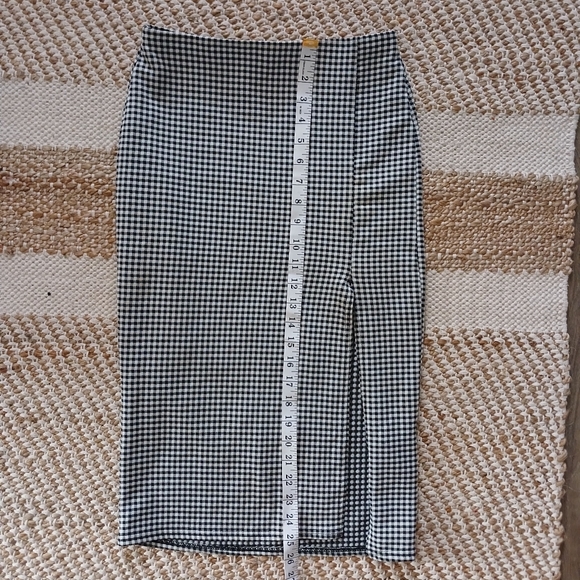 Crop top and skirt 🧤 SOLD - Picture 14 of 16